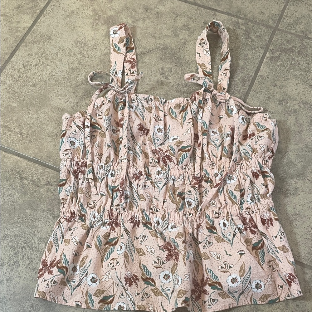 Universal thread Floral Smocked Tank Top — Peach